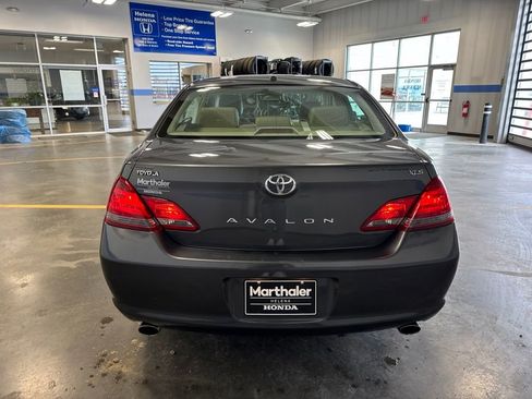 Used 2009 Toyota Avalon XLS FWD image 6