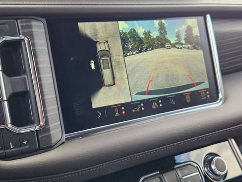 Certified 2024 GMC Yukon XL Denali w/ Advanced Technology Package AWD/4WD image 10