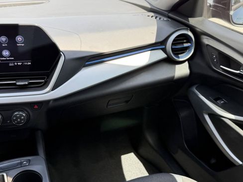 Used 2024 Chevrolet Trax LS w/ LS Convenience Package FWD image 17