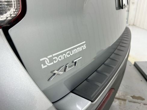 Used 2023 Ford Explorer XLT AWD/4WD image 26