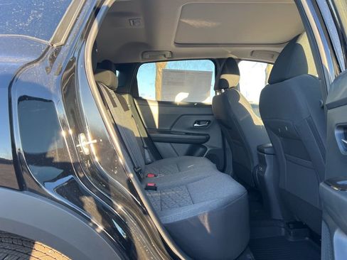 New 2025 Nissan Kicks SV w/ SV Premium Package image 16