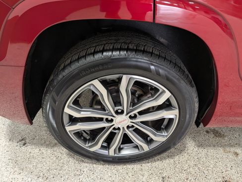 Used 2019 GMC Terrain Denali w/ Advanced Safety Package FWD image 11