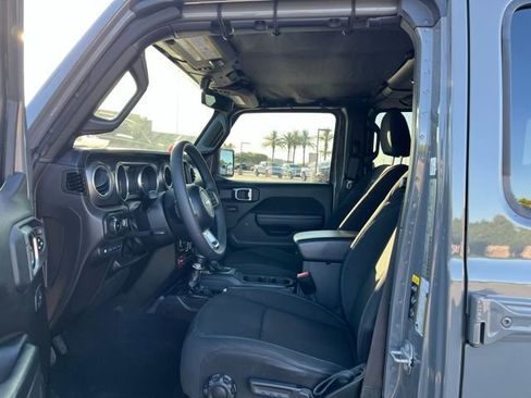 Used 2023 Jeep Wrangler Unlimited Rubicon 4xe AWD/4WD image 13