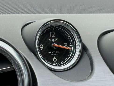 Used 2019 Bentley Bentayga AWD/4WD image 32