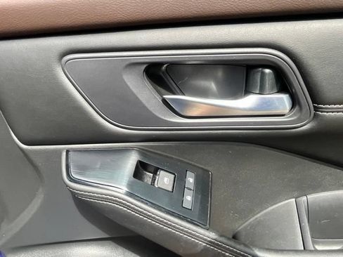 Used 2023 Nissan Rogue SV w/ SV Premium B Package FWD image 21