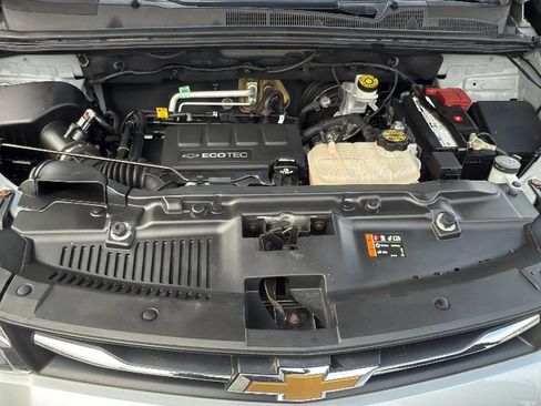 Used 2018 Chevrolet Trax LT w/ LT Convenience Package image 23