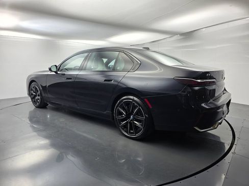 Used 2023 BMW i7 xDrive60 w/ Parking Assistance Package AWD/4WD image 6