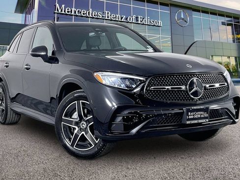 Used 2026 Mercedes-Benz GLC 300 4MATIC image 1