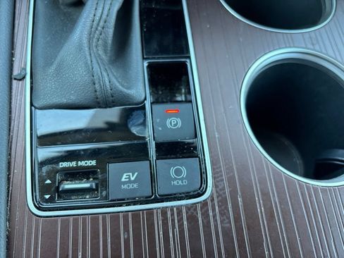 Used 2023 Toyota Sienna LE FWD image 32