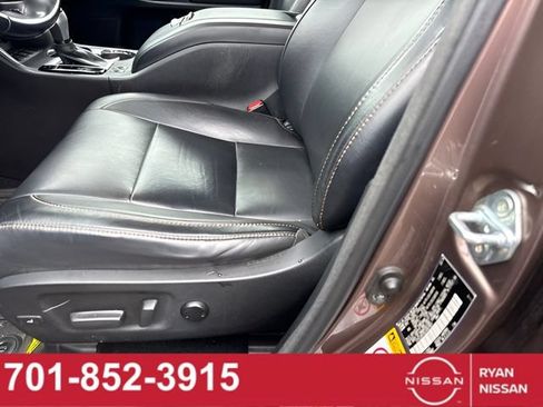 Used 2018 Toyota Highlander XLE AWD/4WD image 7