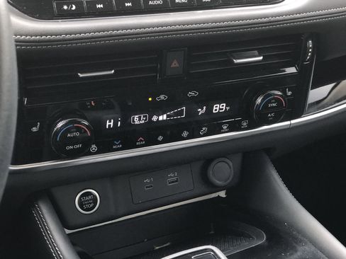 Used 2023 Nissan Rogue SL w/ SL Premium Package image 23