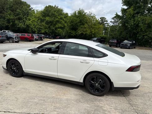 Used 2025 Honda Accord SE image 8