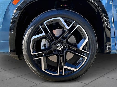 New 2026 Volkswagen Tiguan SEL R-Line image 11