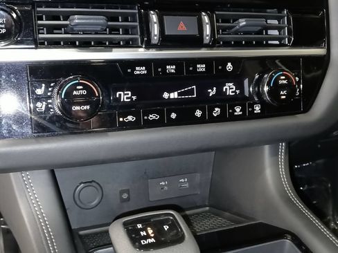 Used 2025 Nissan Pathfinder Platinum w/ Cargo Package AWD/4WD image 23