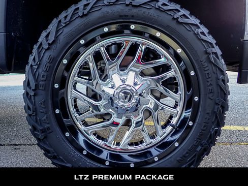 Used 2021 Chevrolet Silverado 2500 LTZ w/ LTZ Premium Package image 10