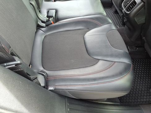 Used 2017 Jeep Cherokee Trailhawk w/ Cold Weather Group image 19