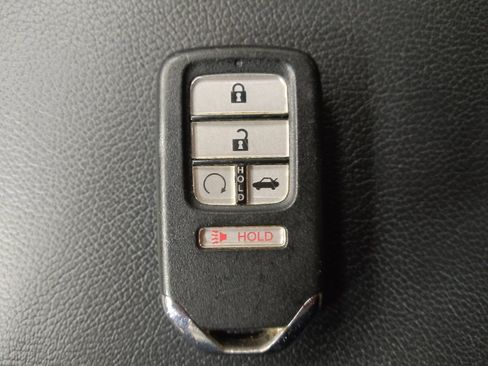 Used 2018 Honda Accord Touring image 32