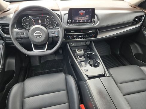 Used 2022 Nissan Rogue SV w/ SV Premium Package FWD image 16