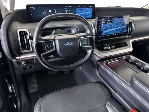 Used 2025 Ford Expedition Max Platinum AWD/4WD image 21