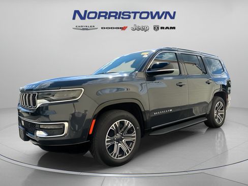 Used 2023 Jeep Wagoneer 4WD w/ Premium Group I image 4