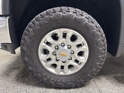 Used 2023 Chevrolet Silverado 3500 W/T w/ WT Convenience Package AWD/4WD image 4