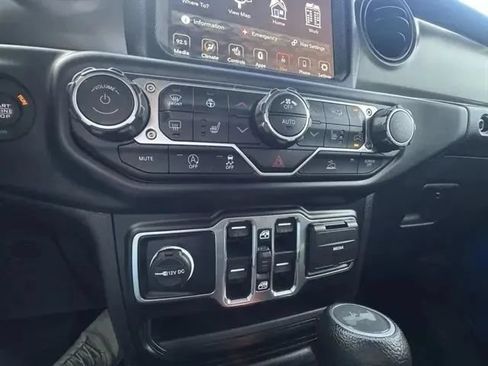 Used 2023 Jeep Wrangler Unlimited Sport AWD/4WD image 33