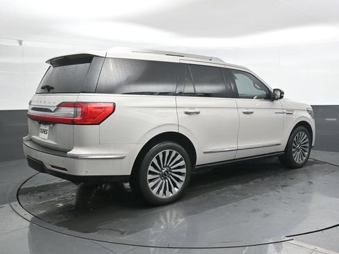 Used 2019 Lincoln Navigator Reserve AWD/4WD image 2
