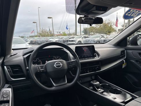 Certified 2025 Nissan Rogue S image 10