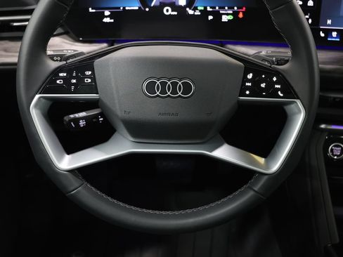 Used 2025 Audi Q5 Premium Plus w/ Premium Plus AWD/4WD image 17