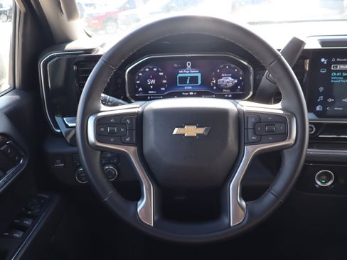 Used 2024 Chevrolet Silverado 1500 LT image 14