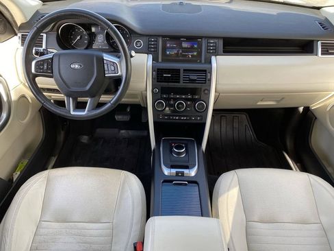 Used 2017 Land Rover Discovery Sport HSE Luxury image 16