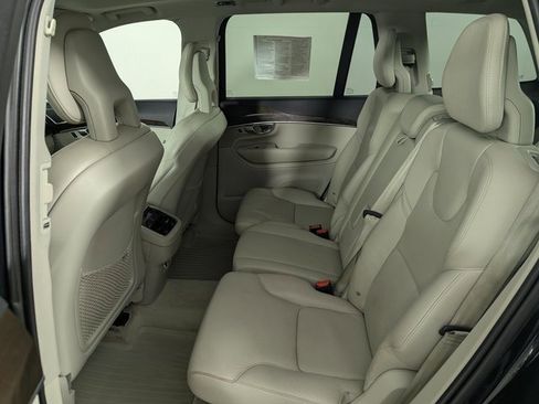Used 2016 Volvo XC90 T6 Momentum w/ Momentum Plus Package image 22