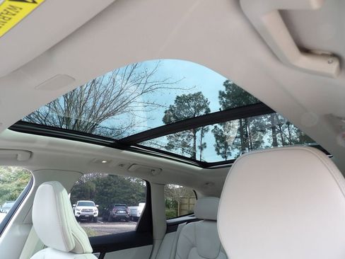 New 2026 Volvo XC60 B5 Ultra w/ Protection Package Premier AWD/4WD image 17