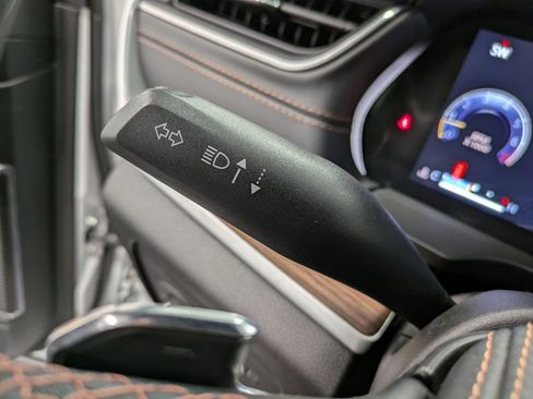 Used 2022 Jeep Grand Cherokee L Summit w/ Luxury Tech Group V image 17