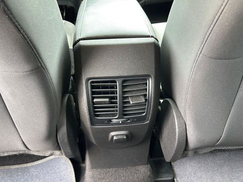 Used 2018 Ford Escape SE FWD image 18