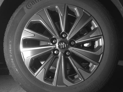 Used 2024 Buick Envision Preferred image 13