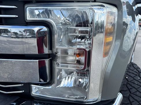 Used 2019 Ford F250 Lariat w/ Lariat Ultimate Package AWD/4WD image 59