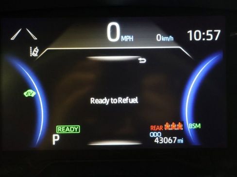 Used 2023 Toyota RAV4 SE image 17