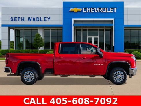Used 2022 Chevrolet Silverado 2500 LT w/ Convenience Package image 8