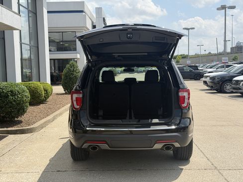 Used 2019 Ford Explorer Limited w/ Ford Safe & Smart Package AWD/4WD image 10