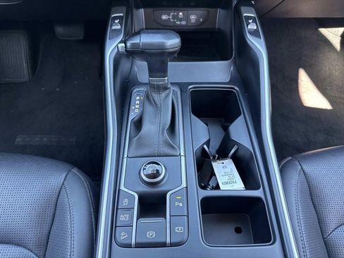 Used 2024 Kia Sorento S image 29