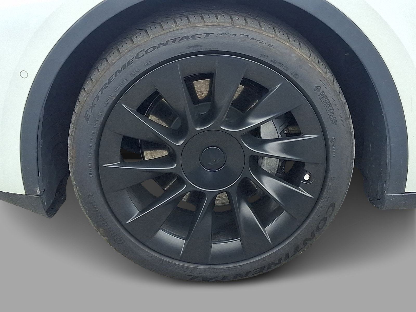 Used 2022 Tesla Model Y Long Range AWD/4WD image 8