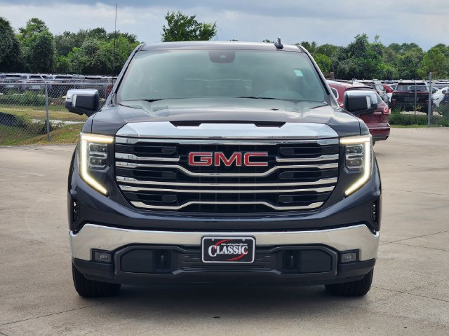 Used 2025 GMC Sierra 1500 SLT RWD image 2