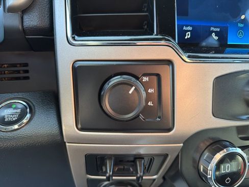 Used 2022 Ford F350 Lariat w/ Lariat Ultimate Package AWD/4WD image 46