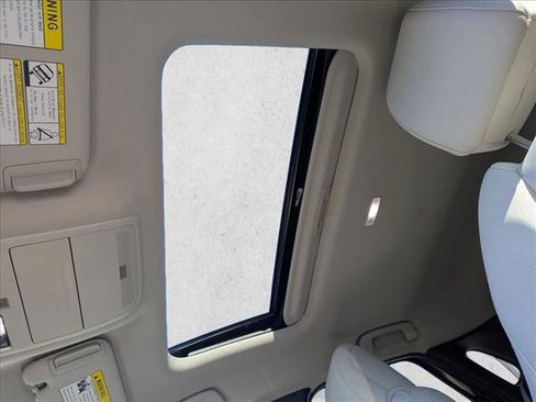 Used 2023 MAZDA CX-30 AWD 2.5 S w/ Premium Package image 16