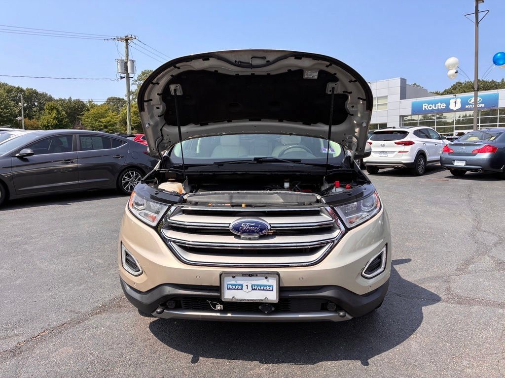 Used 2018 Ford Edge Titanium w/ Equipment Group 302A FWD image 10
