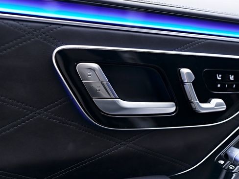 Used 2025 Mercedes-Benz Maybach S 580 4MATIC image 47