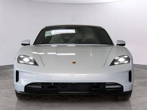 New 2025 Porsche Taycan image 7