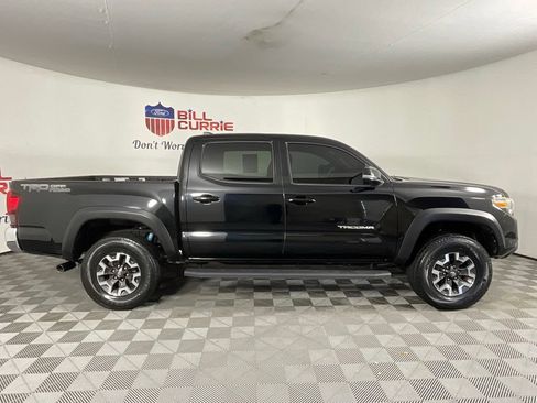 Used 2018 Toyota Tacoma TRD Off-Road RWD image 2