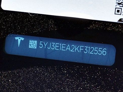 Used 2019 Tesla Model 3 Standard Range image 37